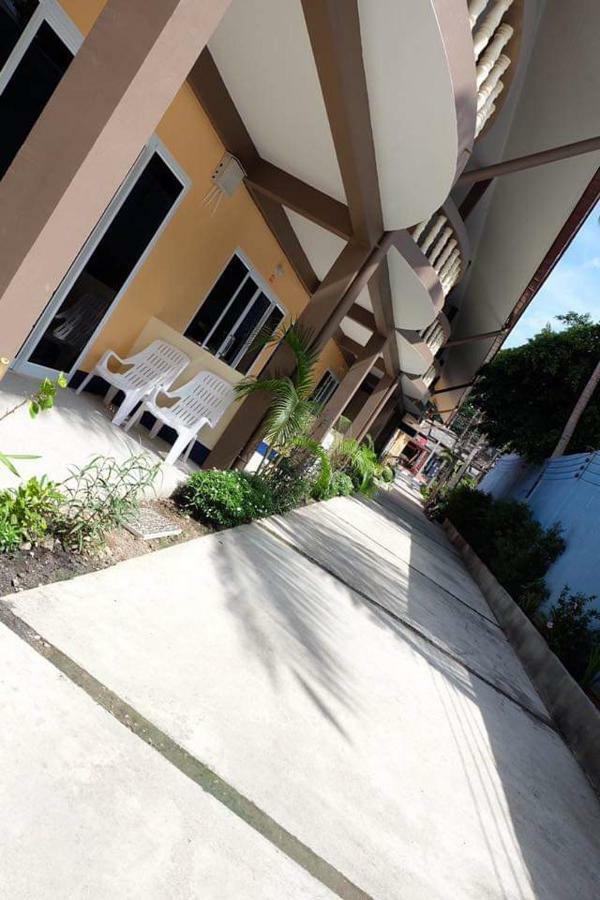 Family Guesthouse Chaweng ภายนอก รูปภาพ