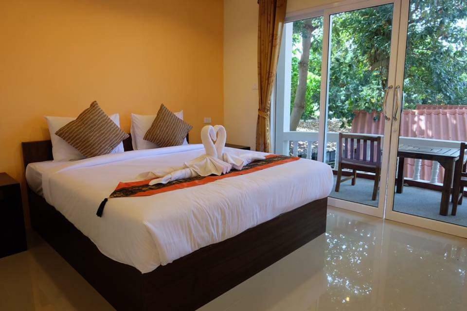 Family Guesthouse Chaweng ภายนอก รูปภาพ